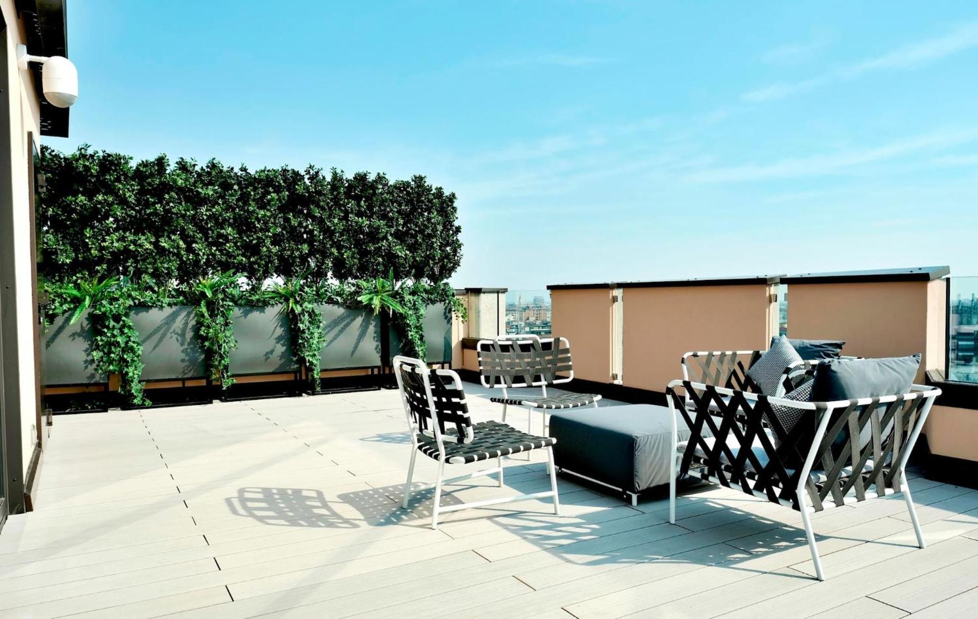 San Babila Central Tower With Panoramic Terrace Overlooking Duomo By Rentopolis Milan Exterior photo